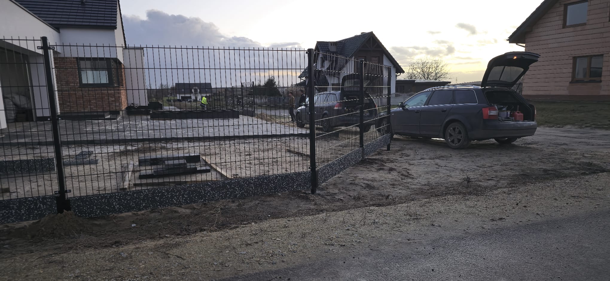 Kompletne ogrodzenie panelowe 2D 203 cm grubość drutu 6/5/6